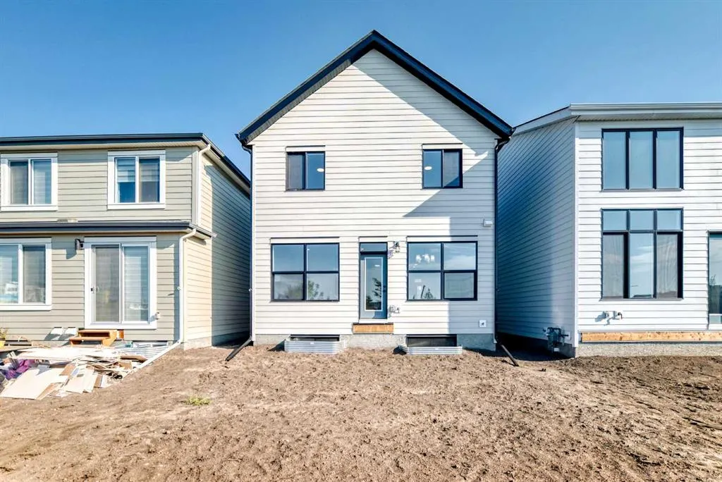 99 Mercado Crescent SE