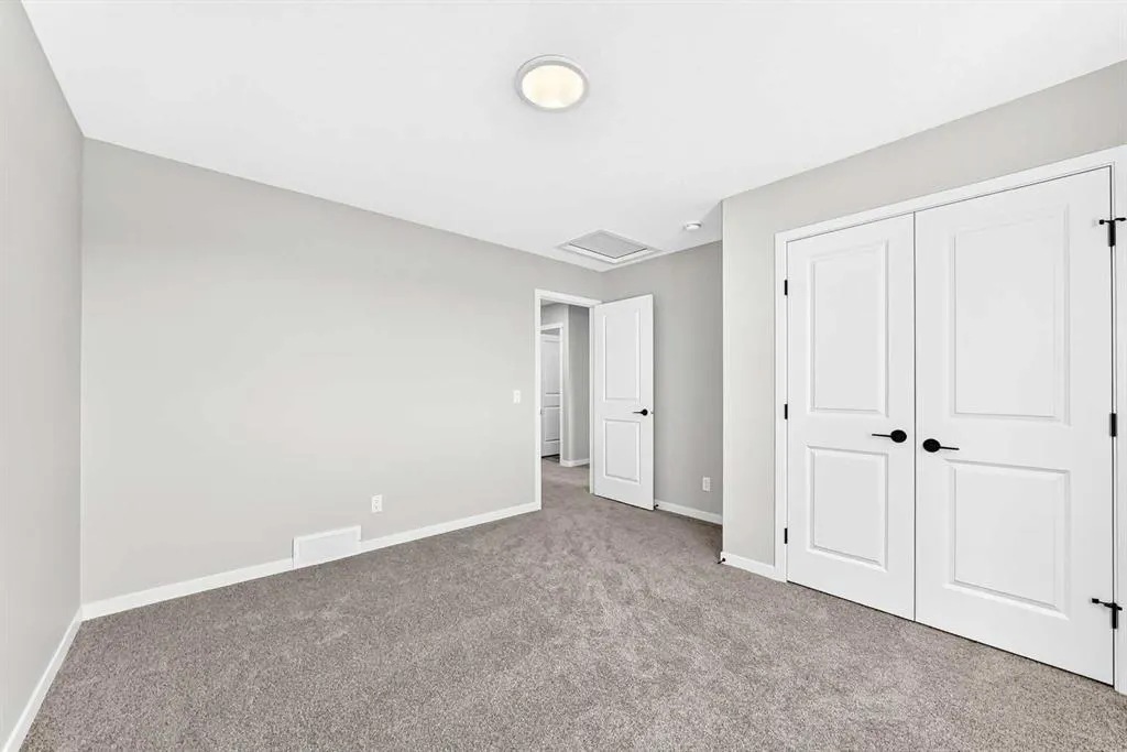 99 Mercado Crescent SE
