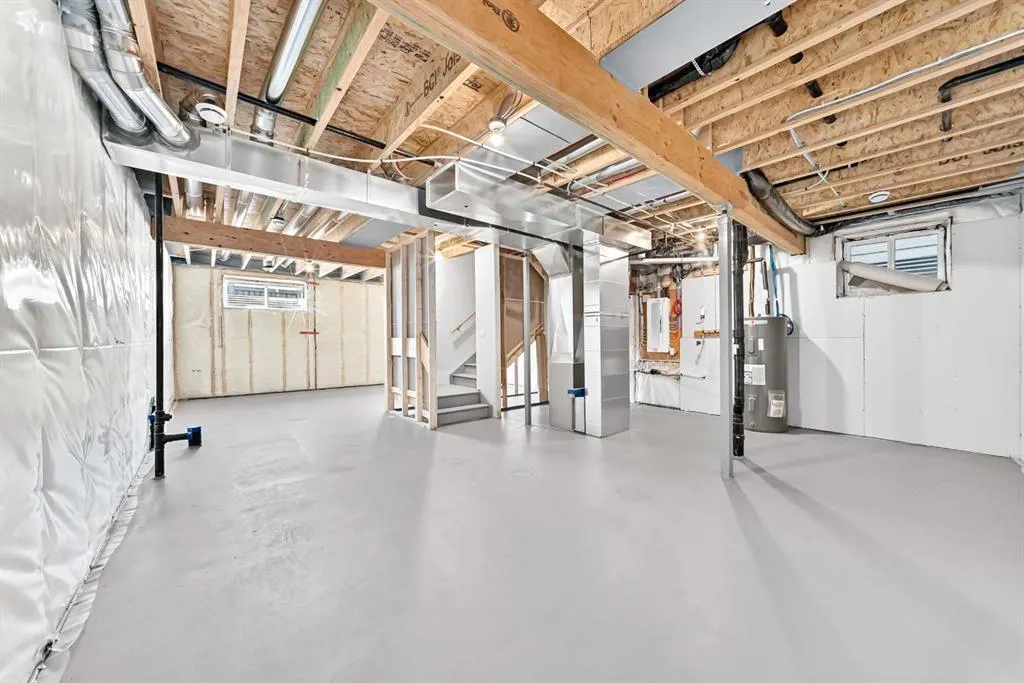 99 Mercado Crescent SE