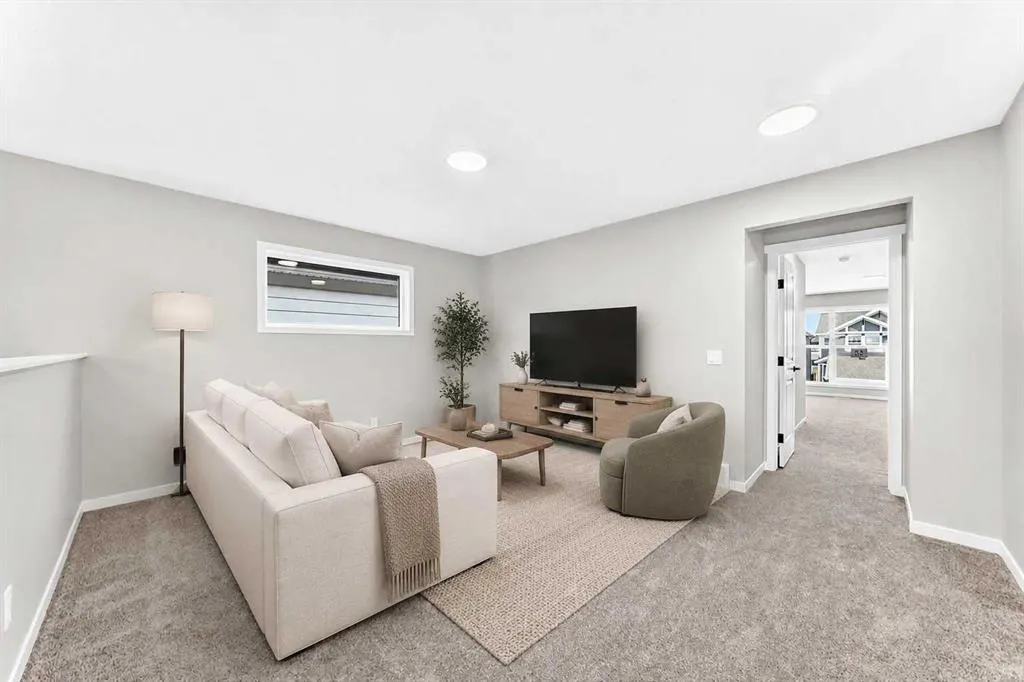 99 Mercado Crescent SE
