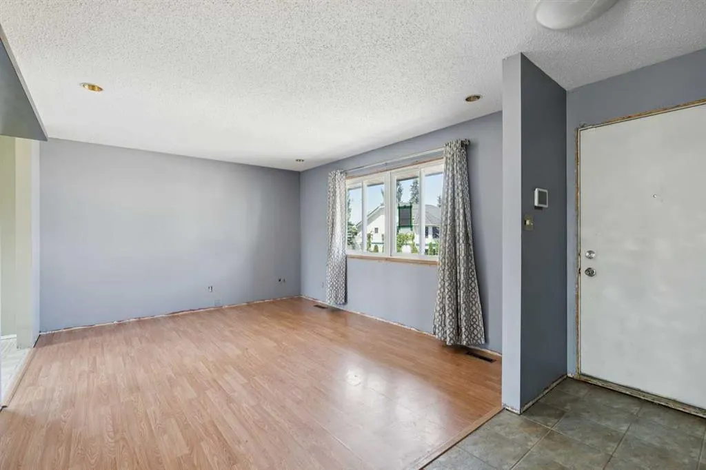 126 Thistle Way