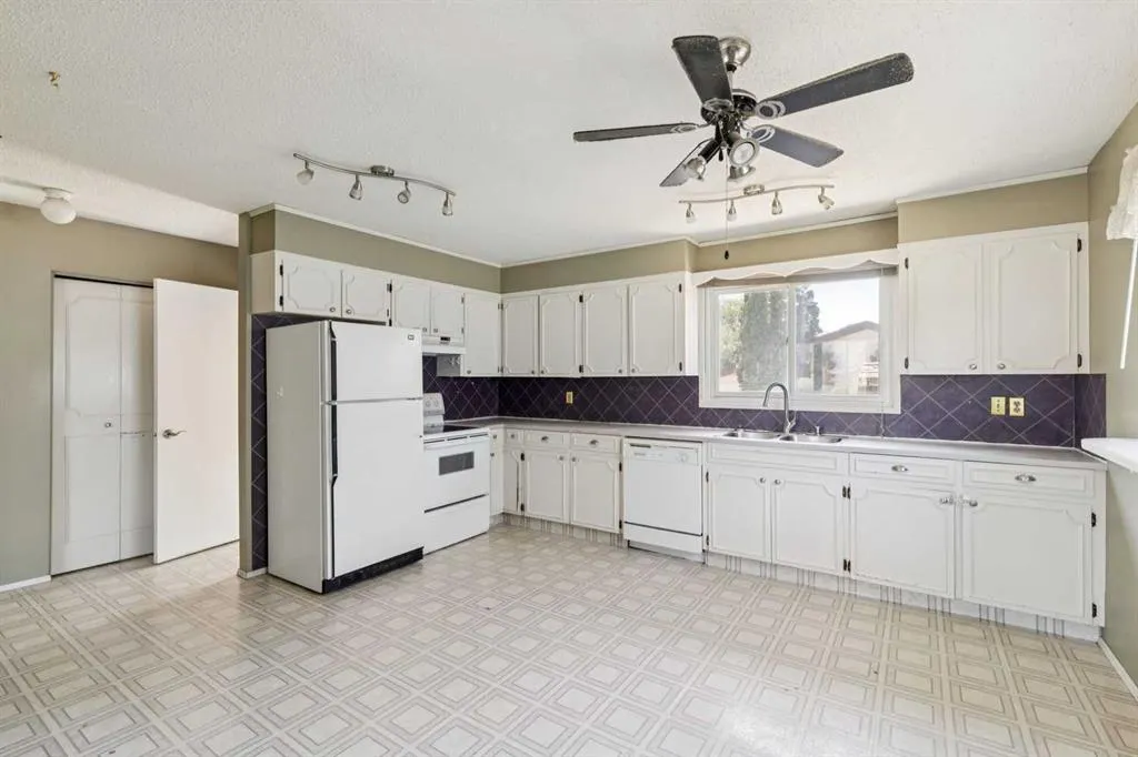 126 Thistle Way