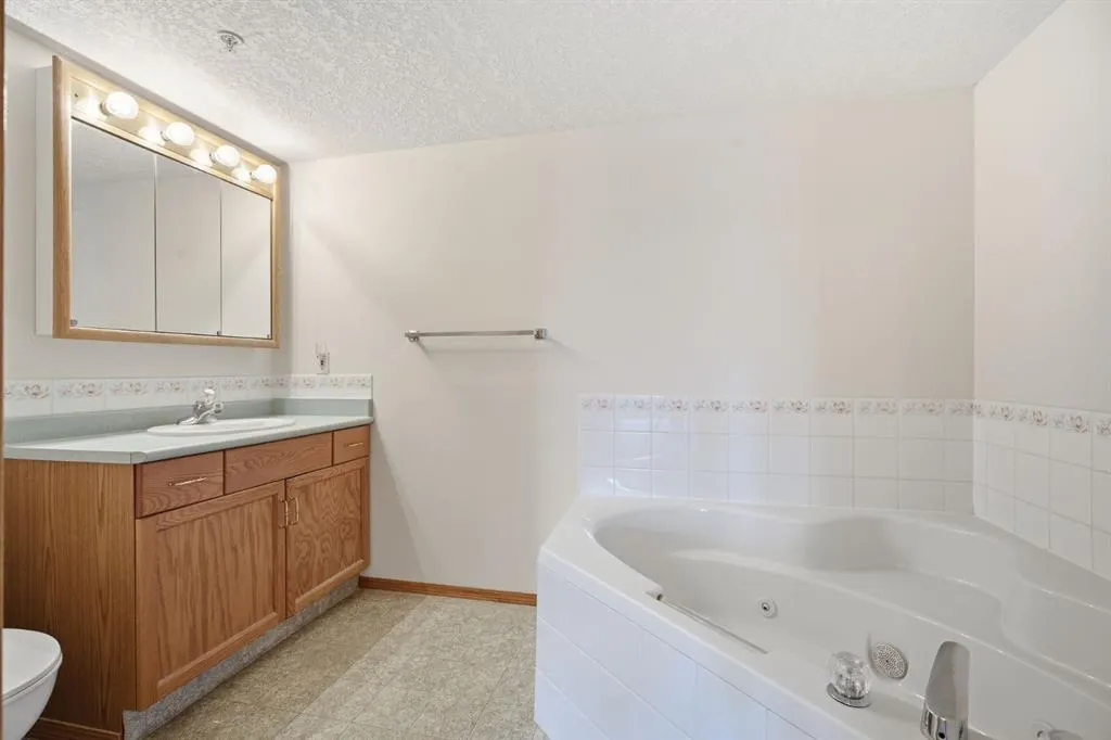 7239 Sierra Morena Boulevard SW #306