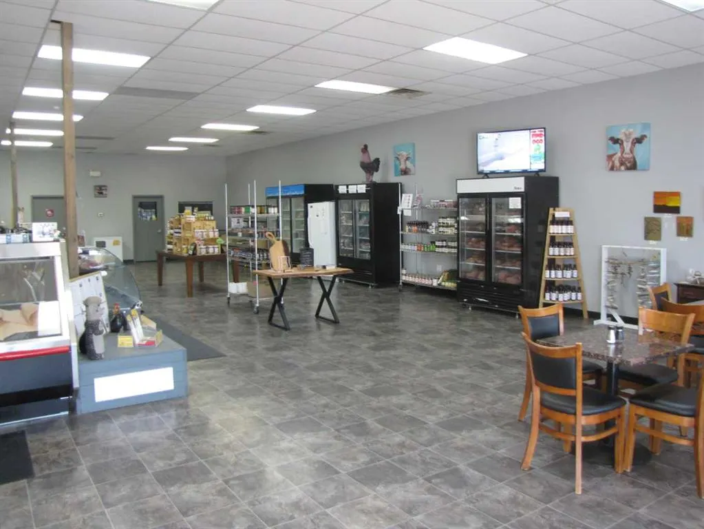 4804 50 Street #100 & 102C