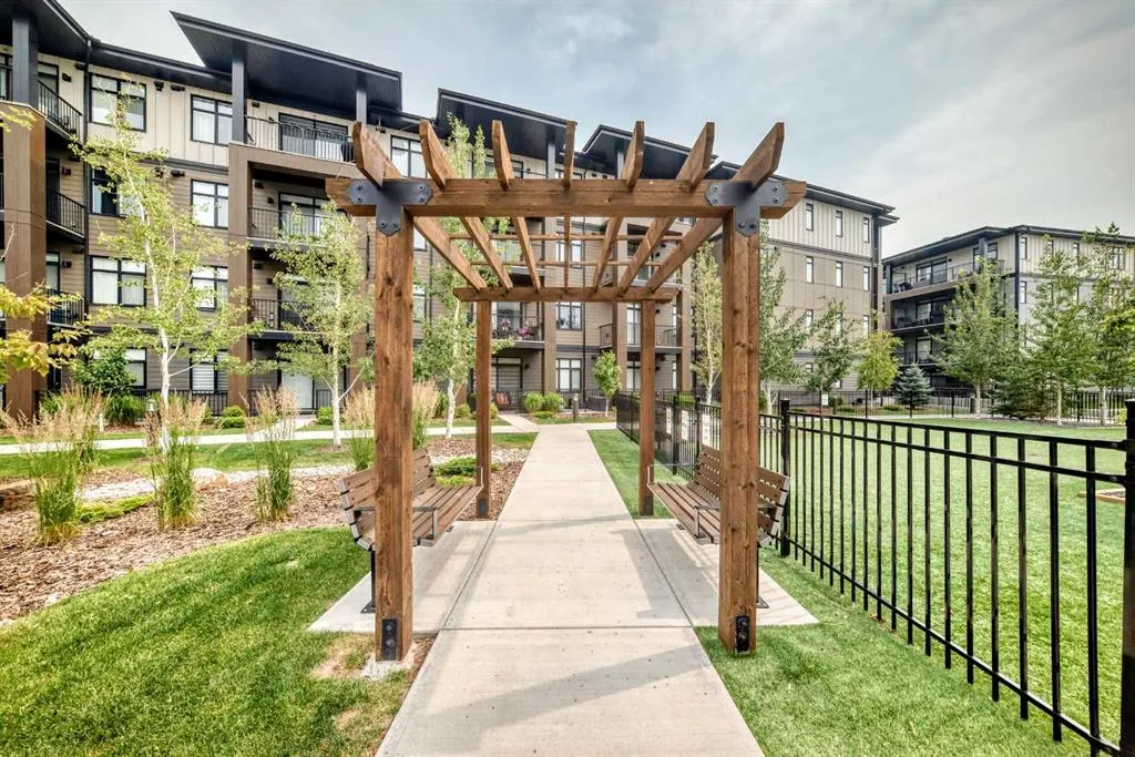 200 Seton Circle SE #6106