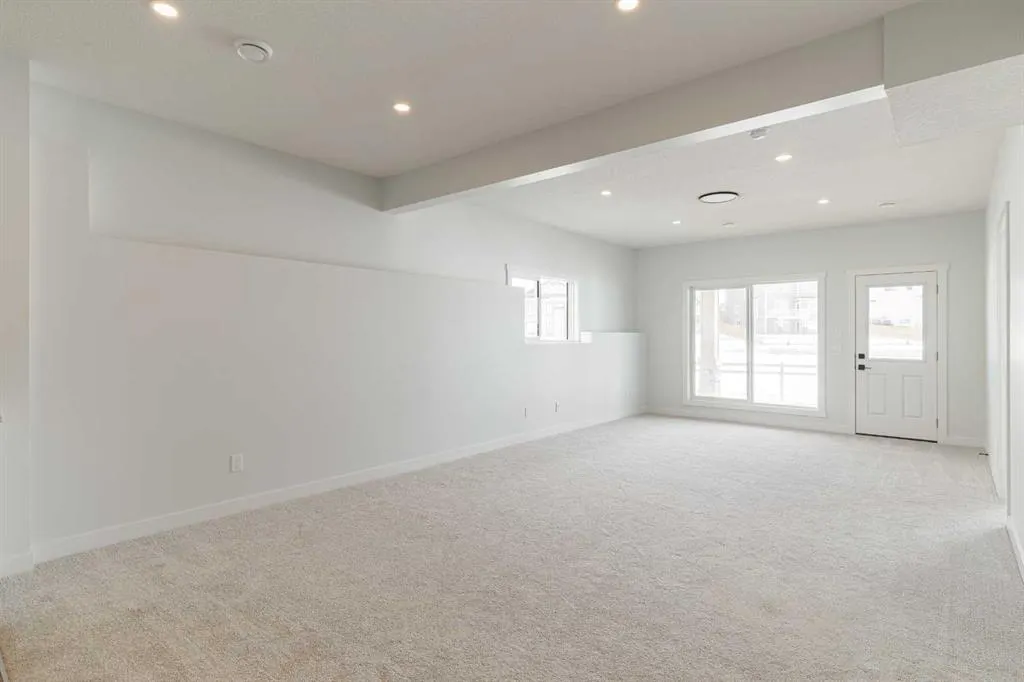 125 Monarch Bend