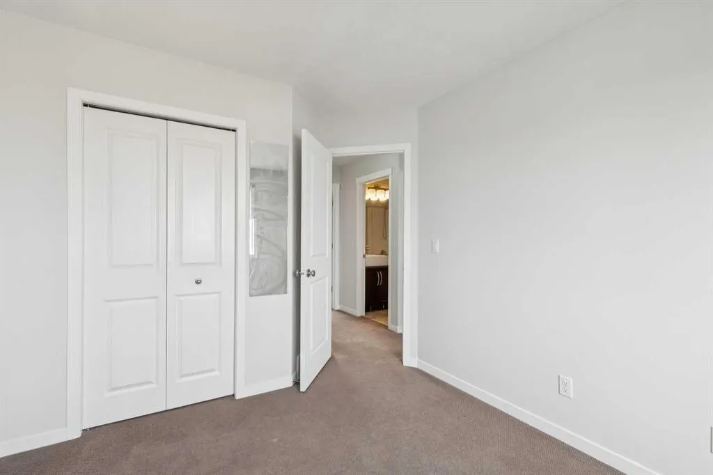 12 Autumn Court SE