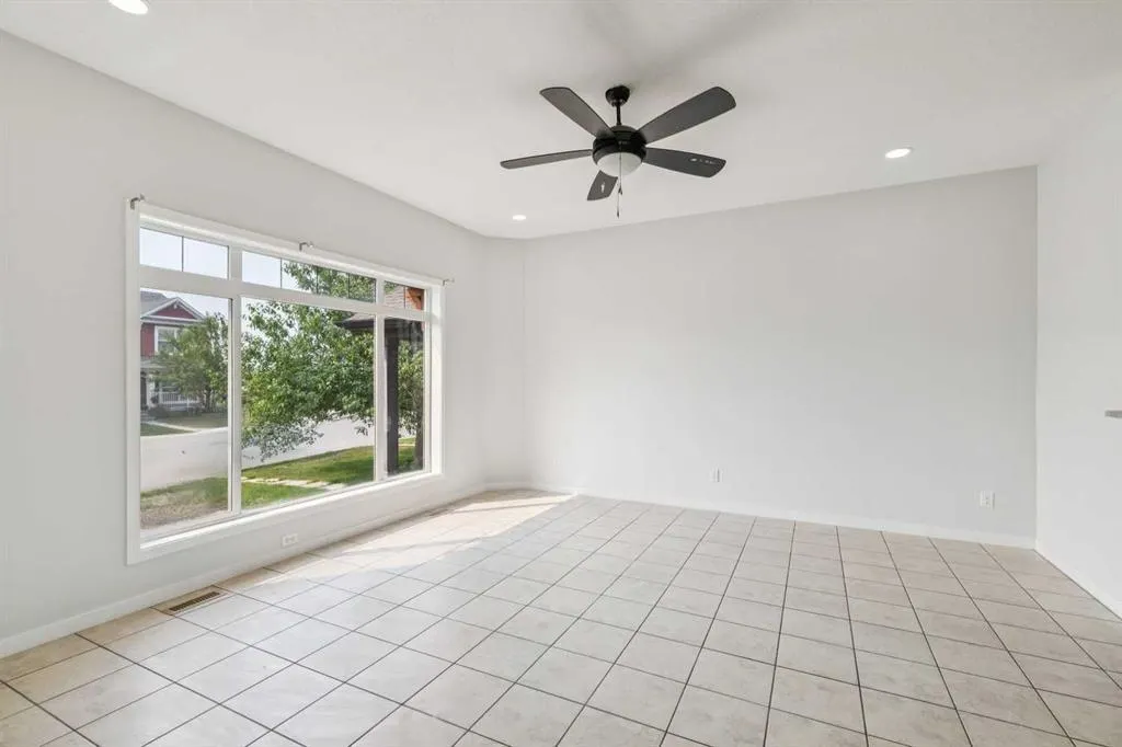 12 Autumn Court SE