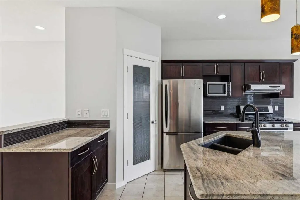 12 Autumn Court SE