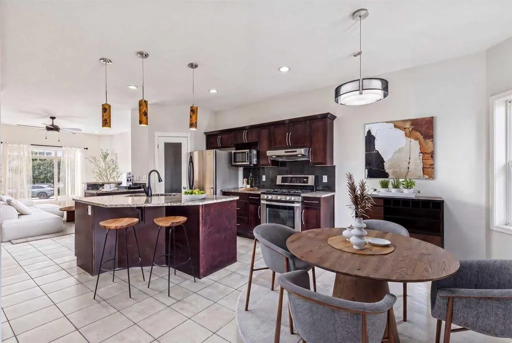 12 Autumn Court SE