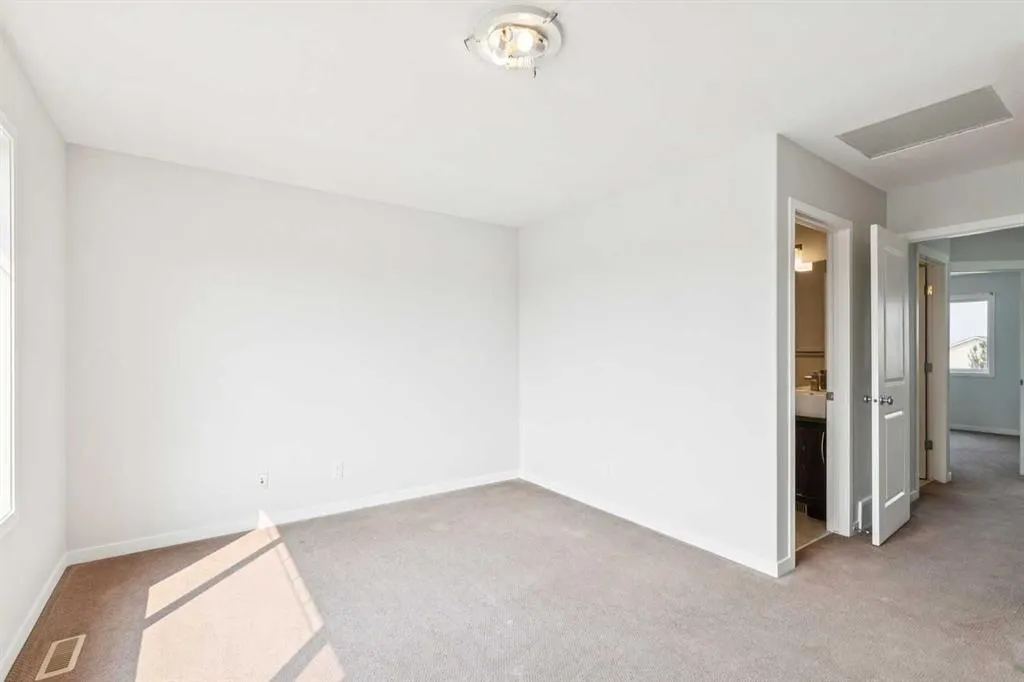 12 Autumn Court SE