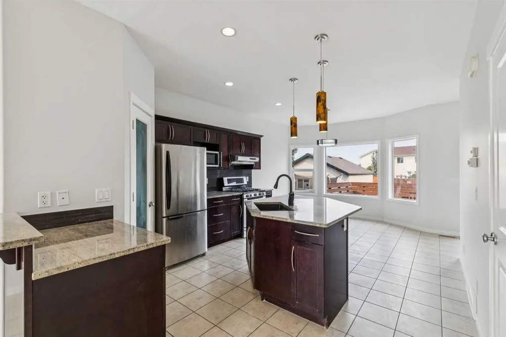 12 Autumn Court SE