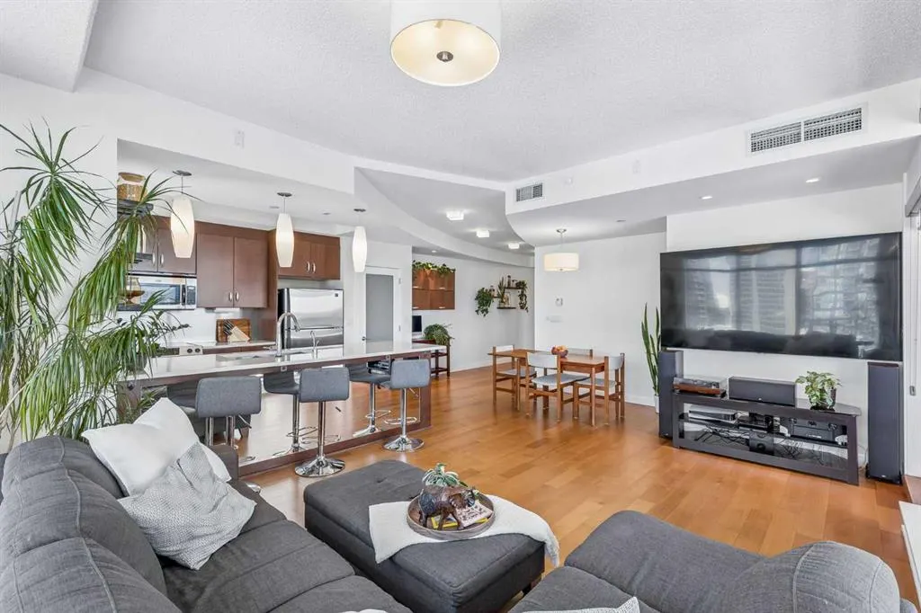 530 12 Avenue SW #1702