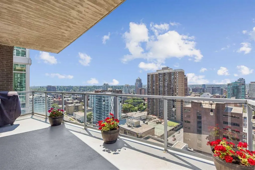 530 12 Avenue SW #1702