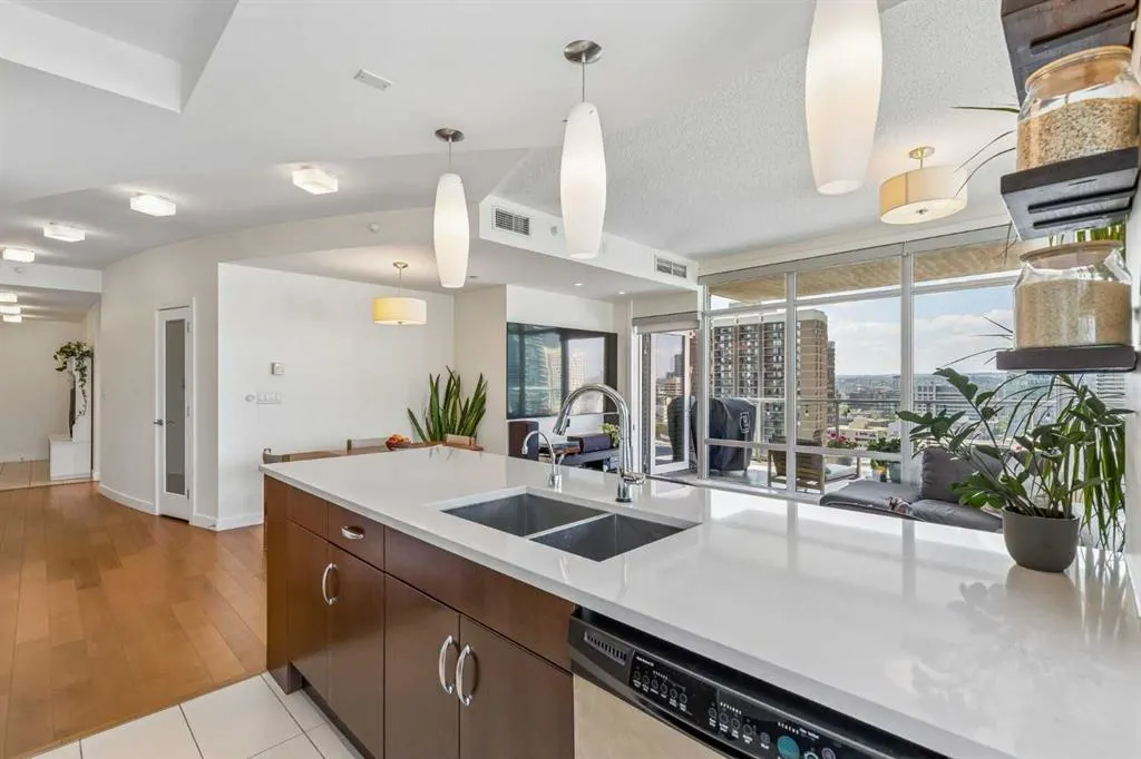 530 12 Avenue SW #1702
