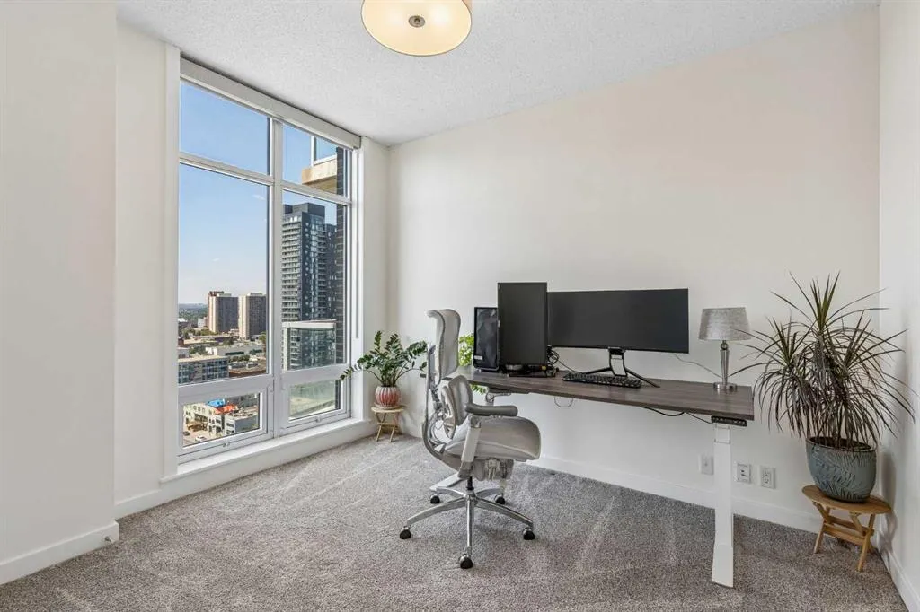 530 12 Avenue SW #1702