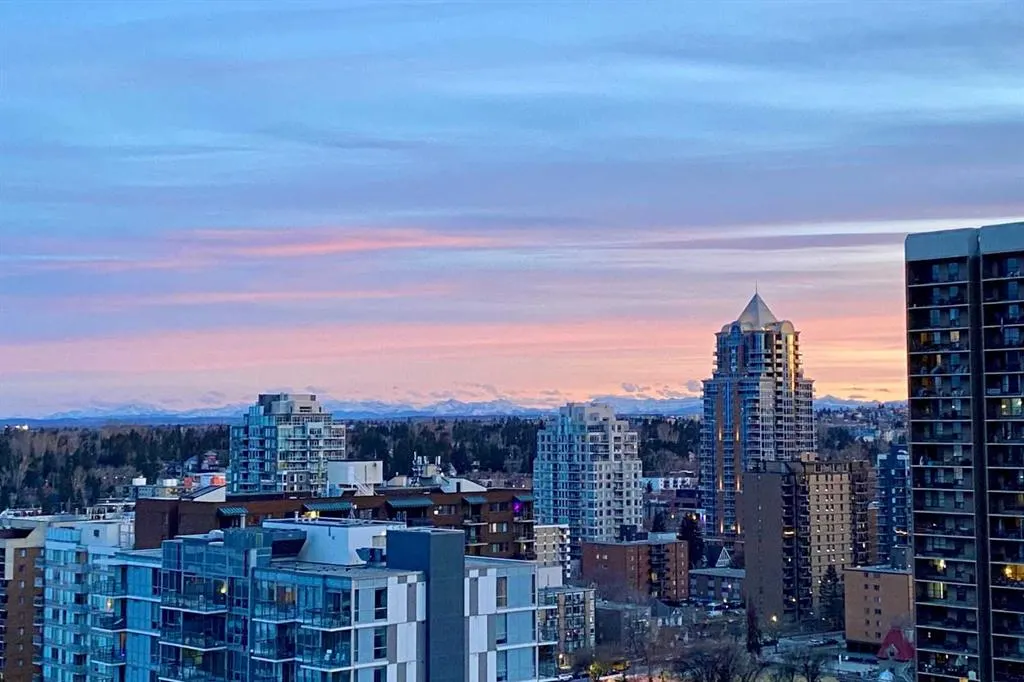 530 12 Avenue SW #1702