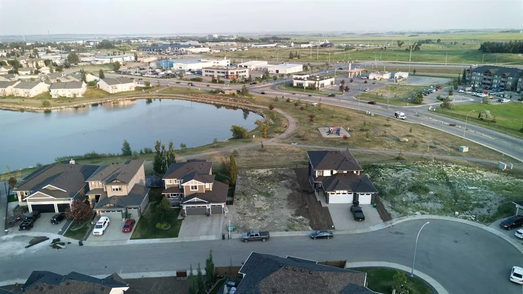 25 Lakes Estates Circle