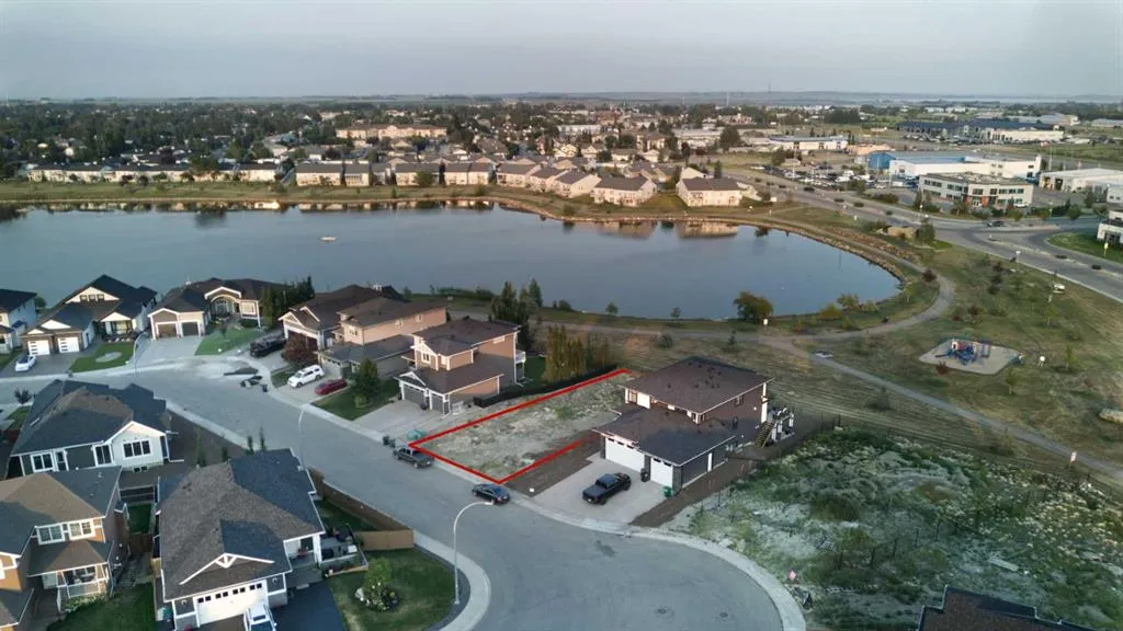 25 Lakes Estates Circle