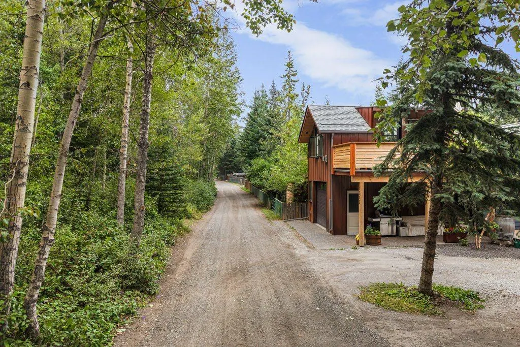 132 Rundle Crescent #A and B