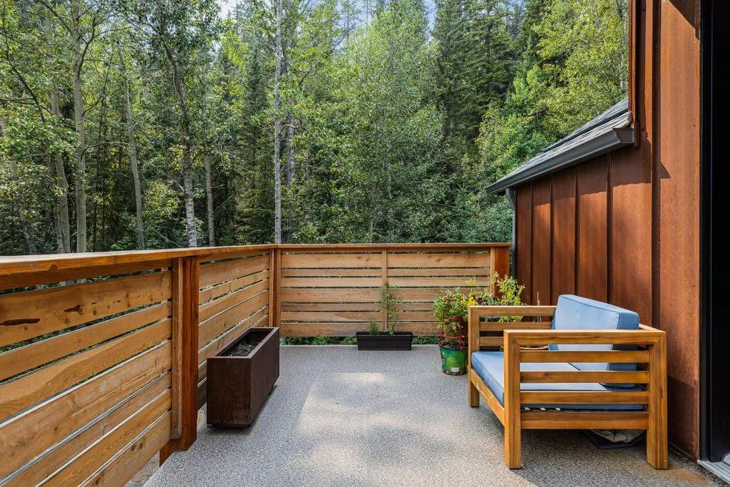132 Rundle Crescent #A and B