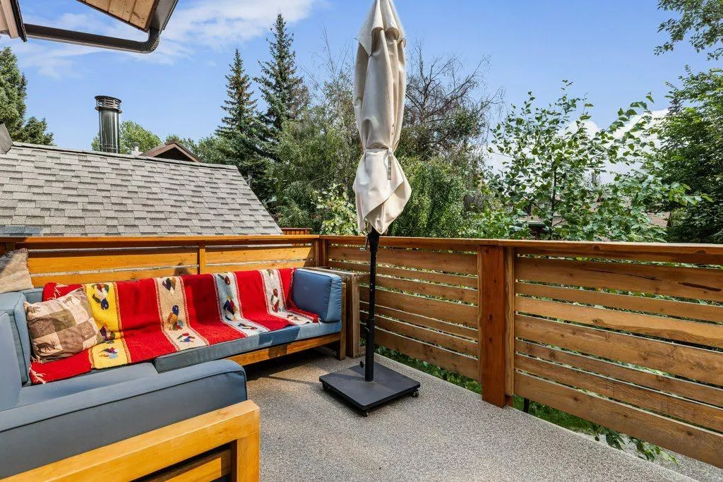 132 Rundle Crescent #A and B