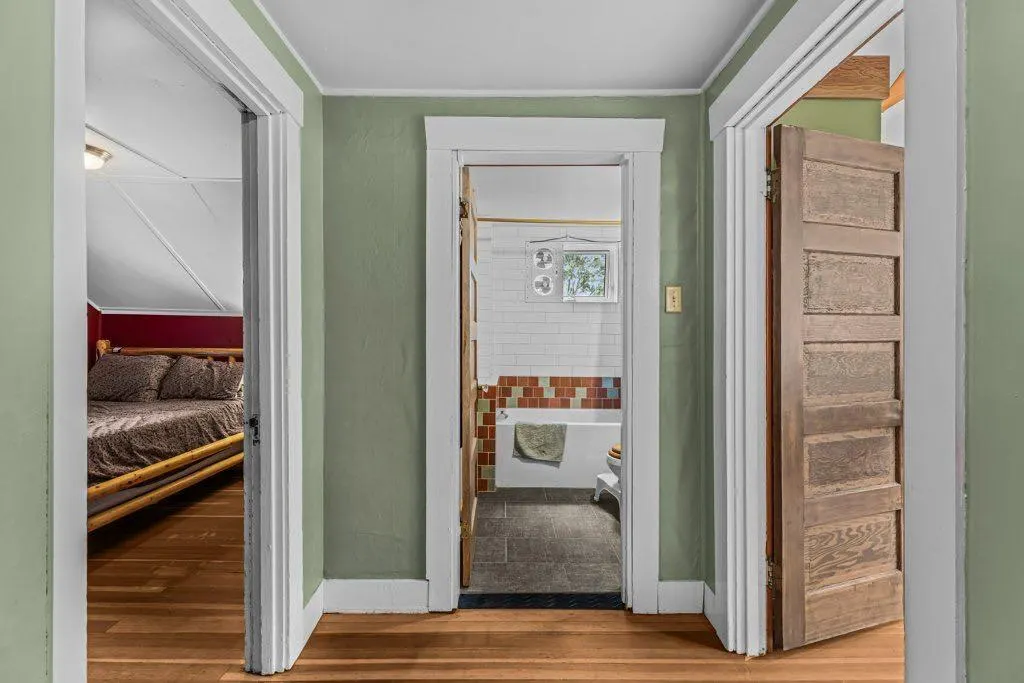 132 Rundle Crescent #A and B