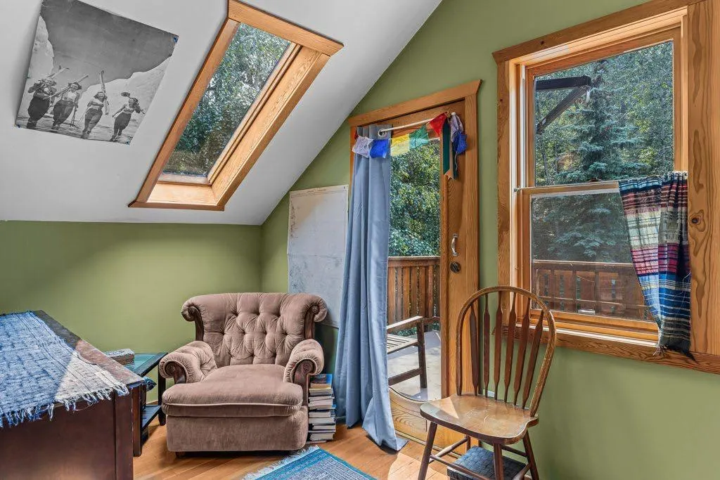 132 Rundle Crescent #A and B