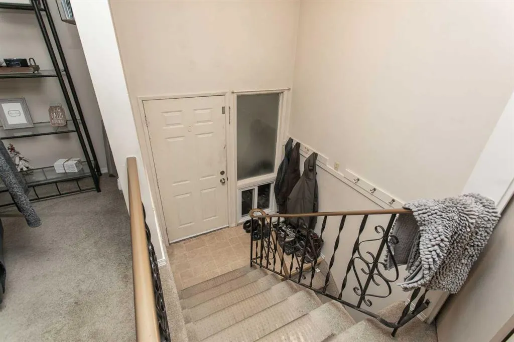 10 Valley Crescent