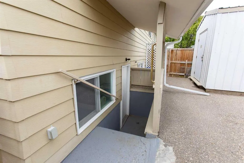 10 Valley Crescent