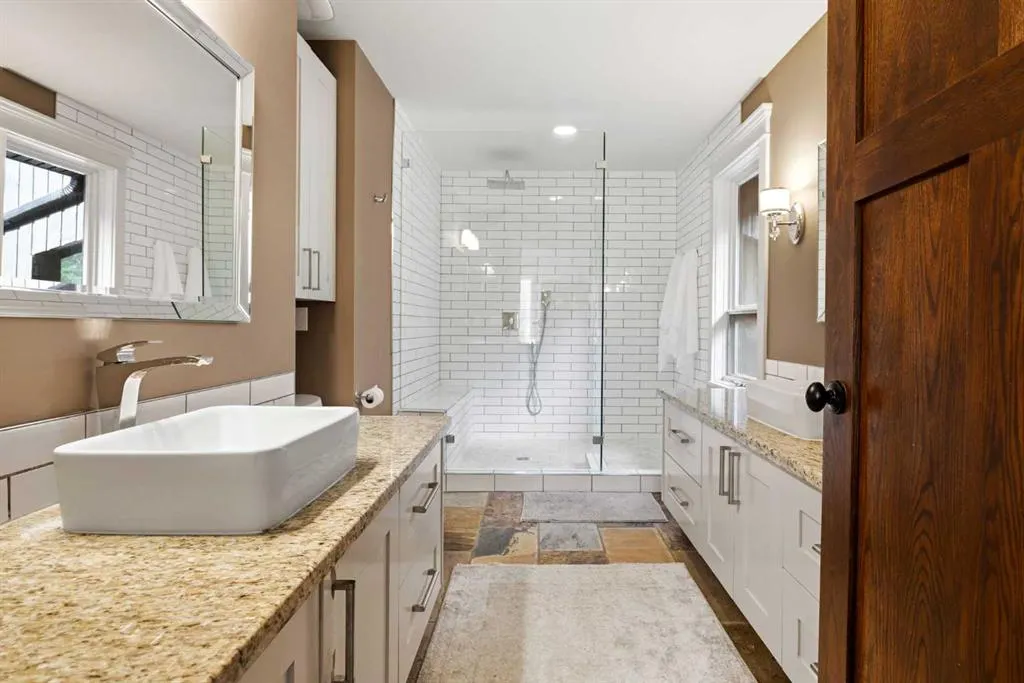 15 Elbow River Point