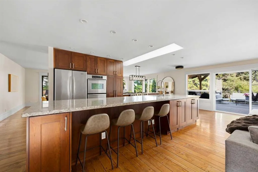 15 Elbow River Point