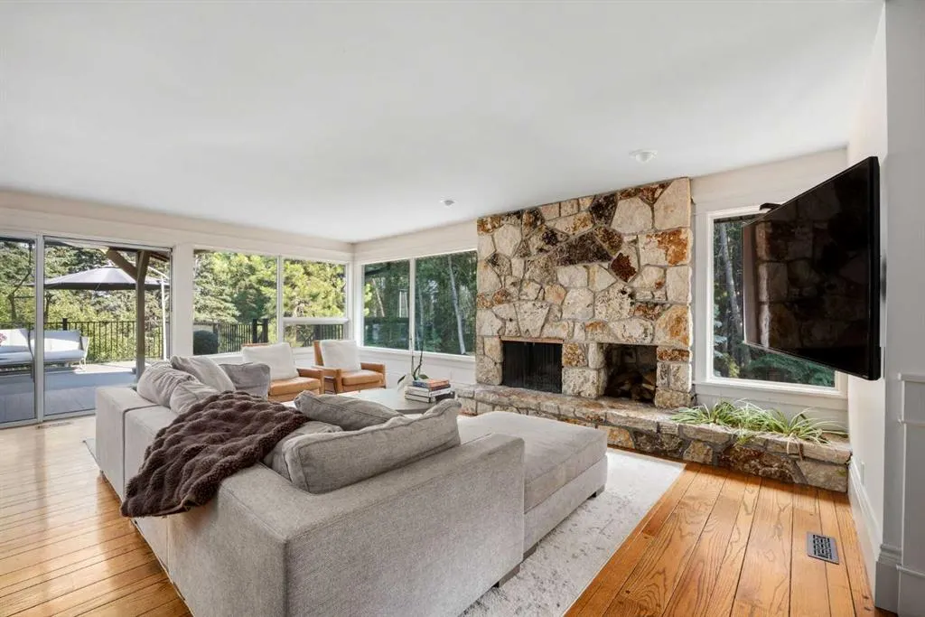 15 Elbow River Point