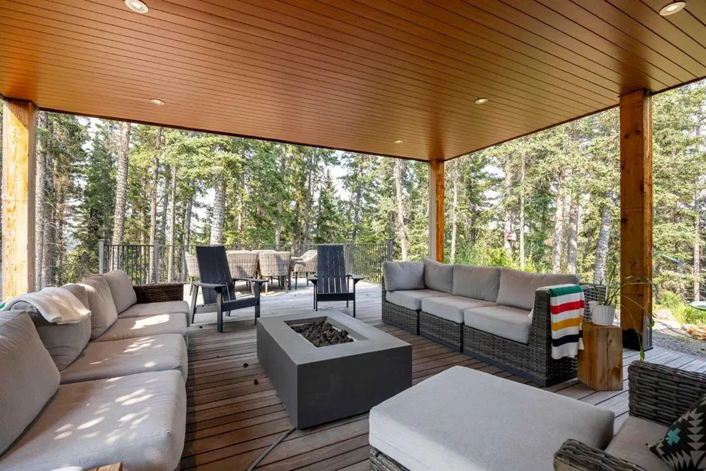 15 Elbow River Point