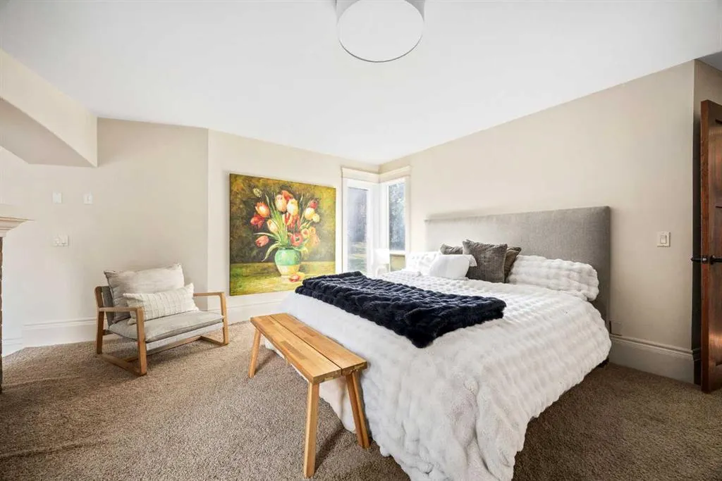 15 Elbow River Point