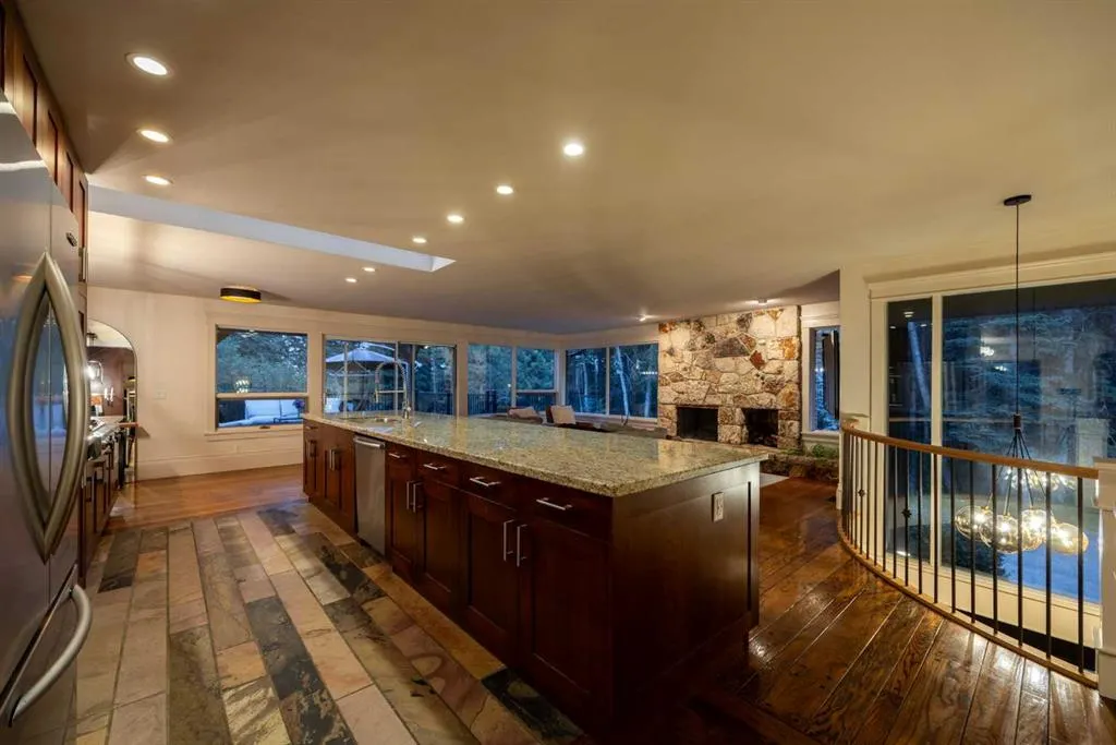15 Elbow River Point