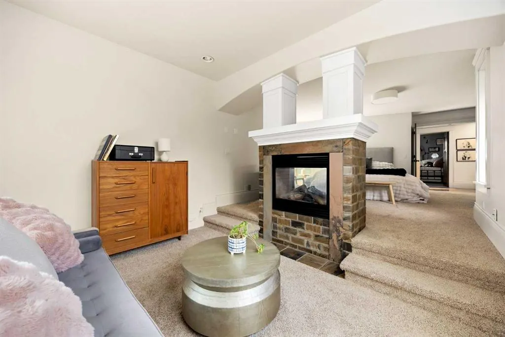 15 Elbow River Point