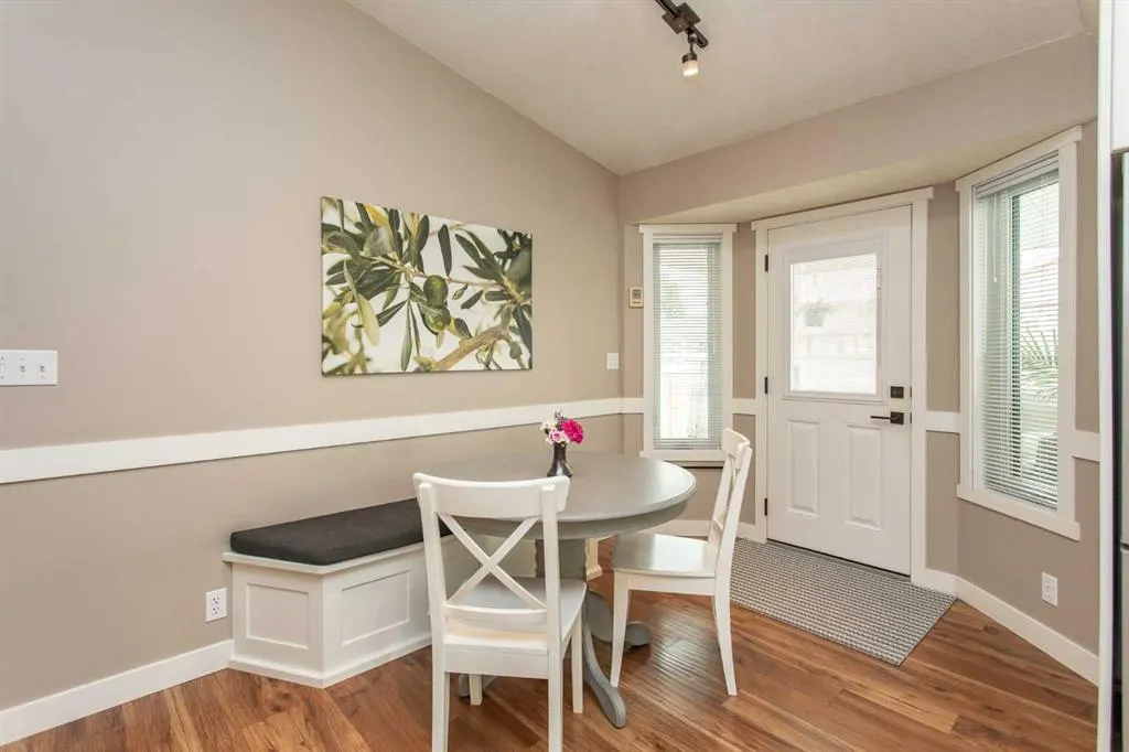 70 Densmore Crescent