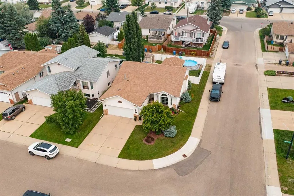 70 Densmore Crescent