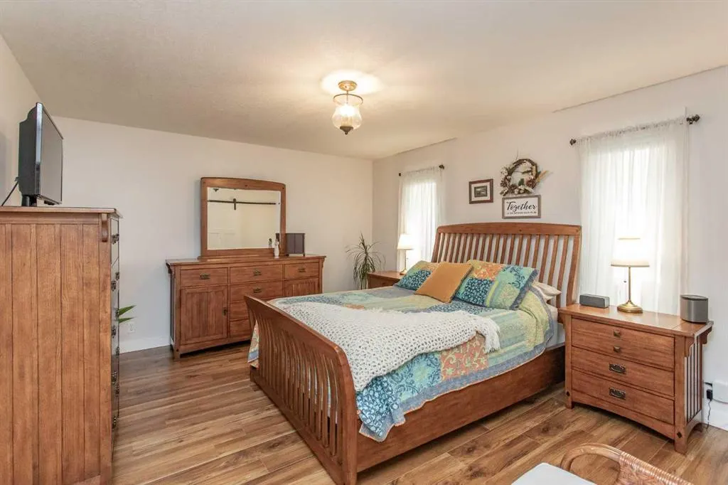 70 Densmore Crescent