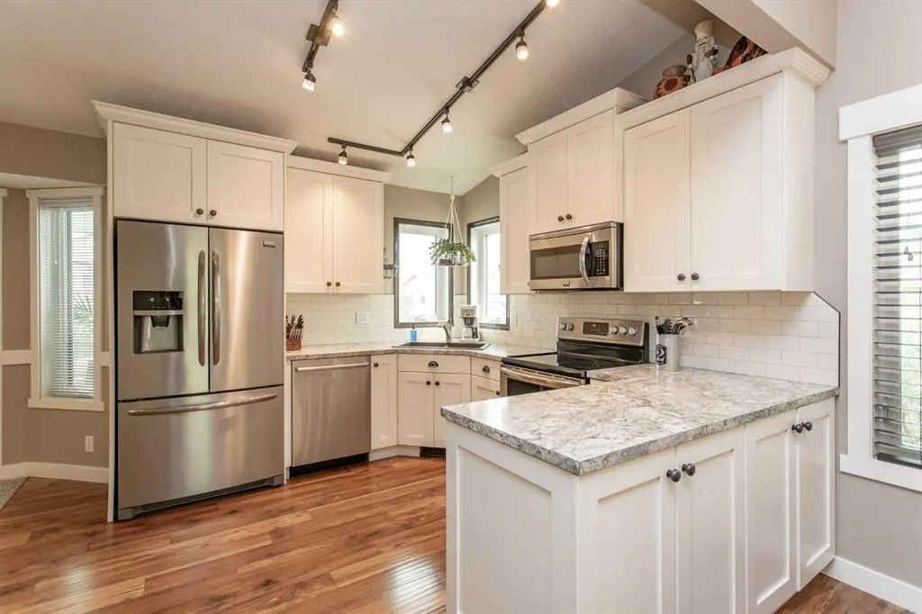 70 Densmore Crescent