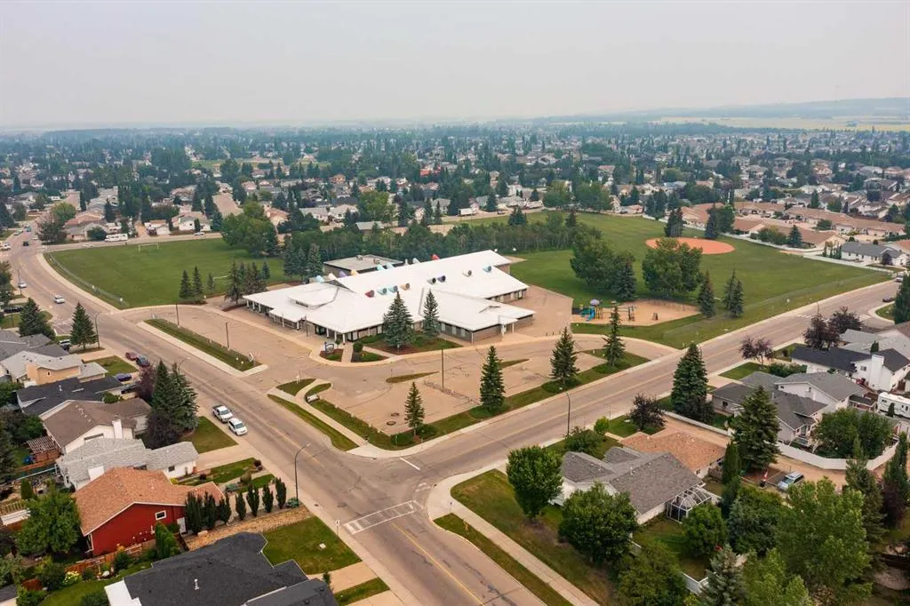 70 Densmore Crescent