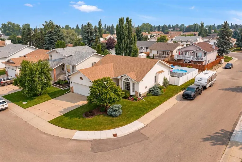 70 Densmore Crescent