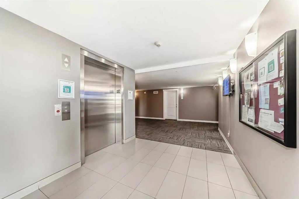11 Mahogany Row SE #3313