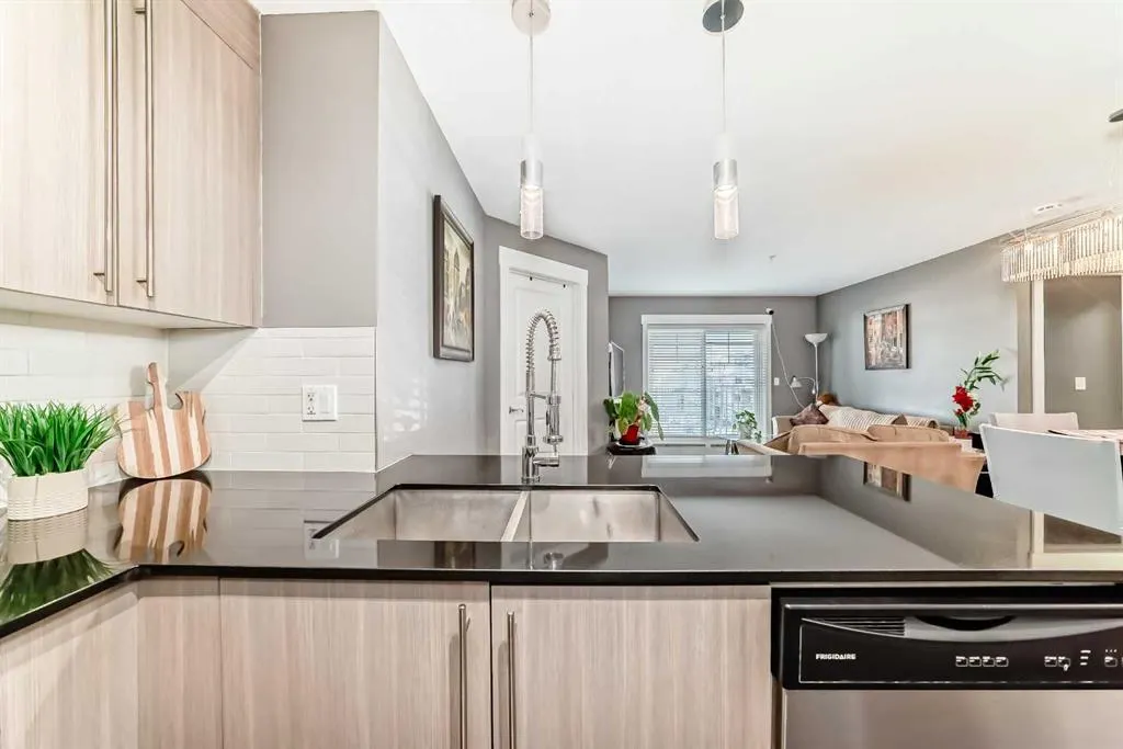 11 Mahogany Row SE #3313
