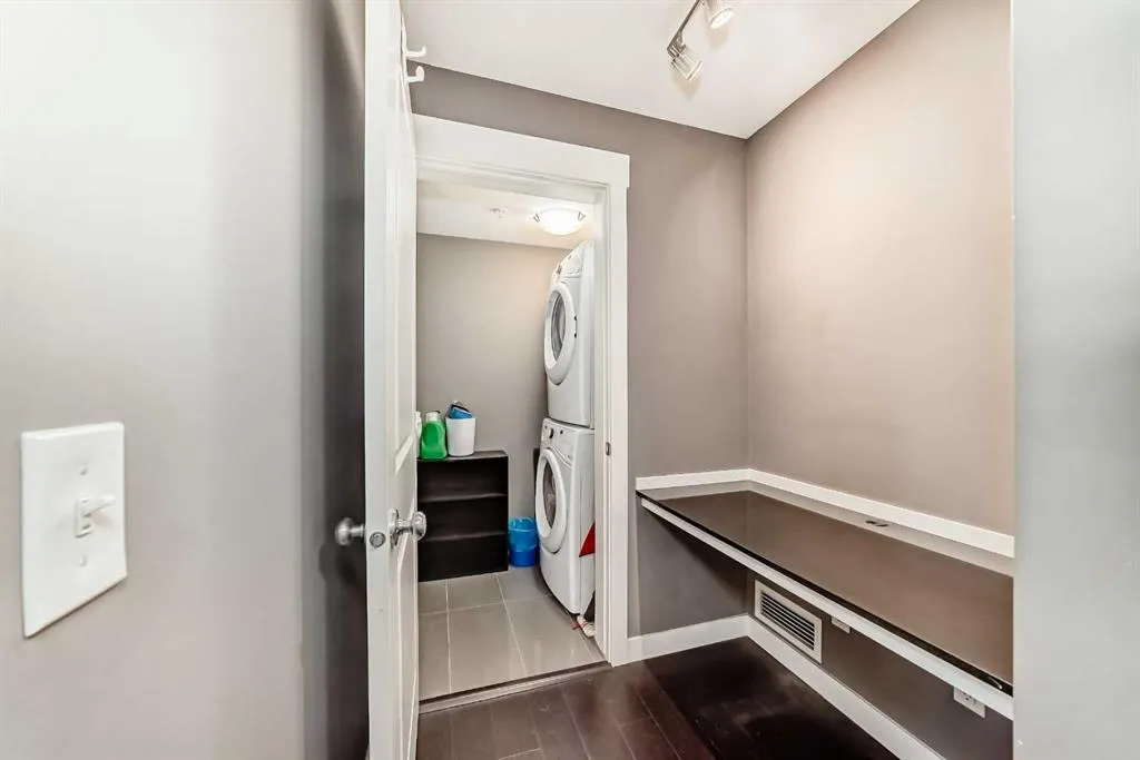 11 Mahogany Row SE #3313