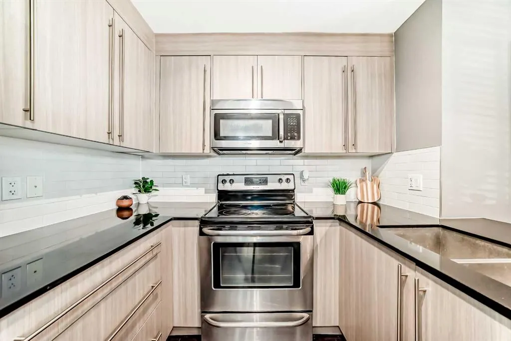 11 Mahogany Row SE #3313