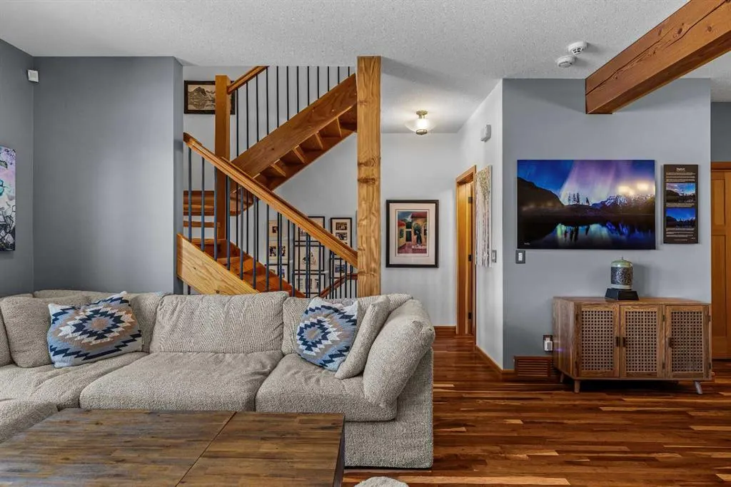 511 6th Avenue #8