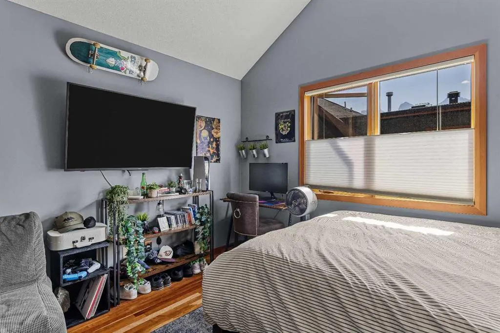 511 6th Avenue #8