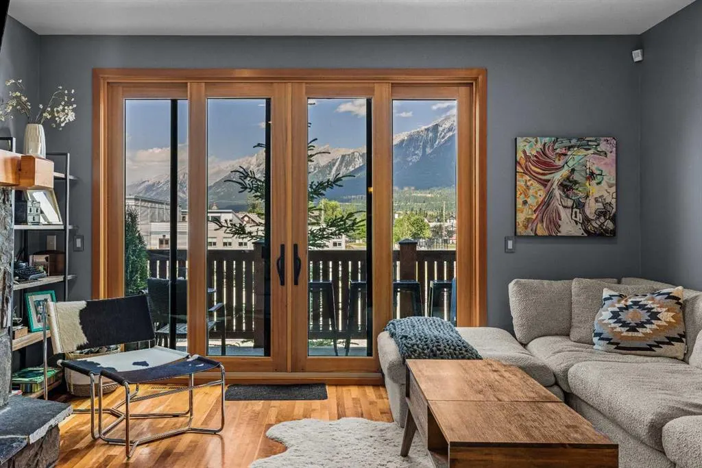 511 6th Avenue #8